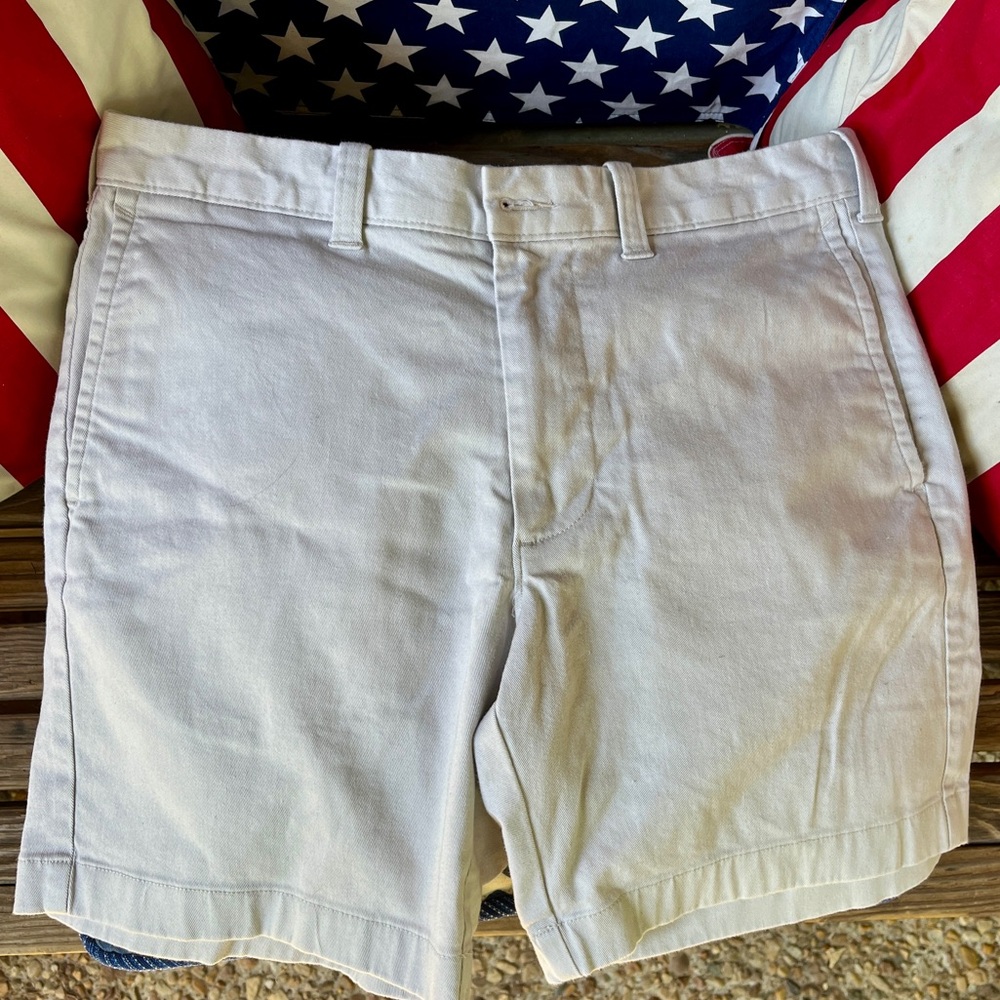🌴JCREW Light Khaki Chino Shorts 7” inseam Size 31